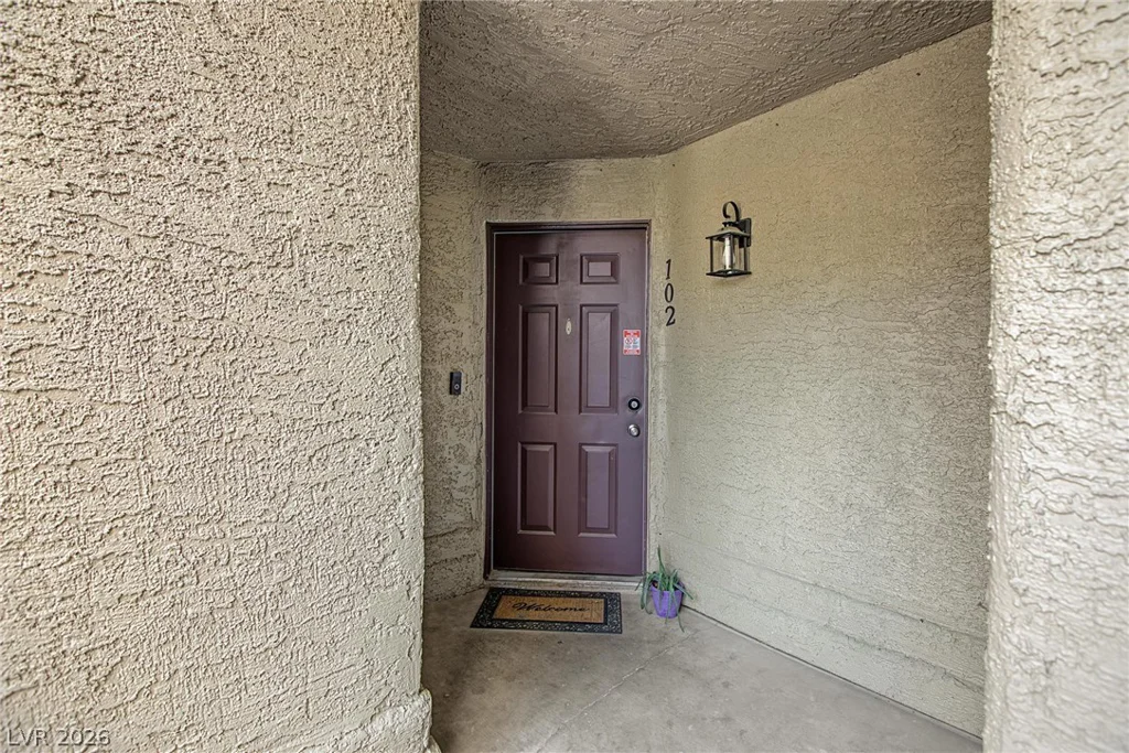 5042 Rainbow, Las Vegas, NV 89118
