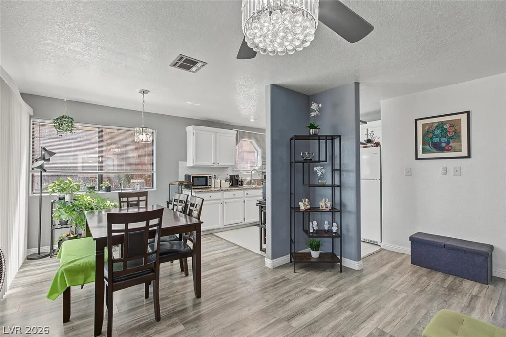5042 Rainbow, Las Vegas, NV 89118