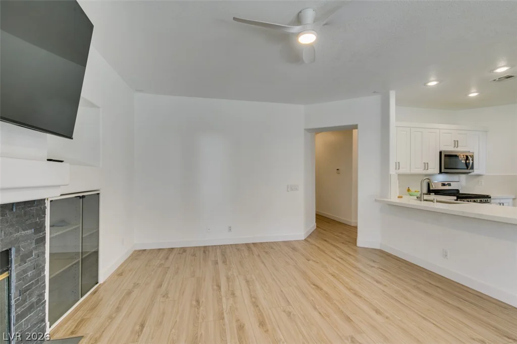9601 Bending River, Las Vegas, NV 89129