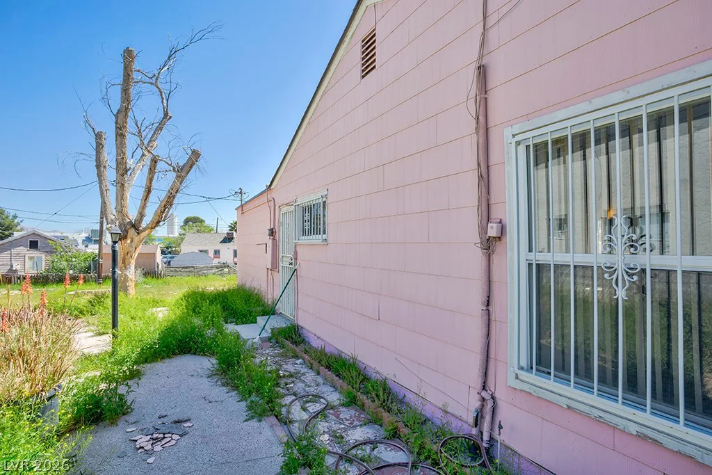 914 1st, Las Vegas, NV 89101
