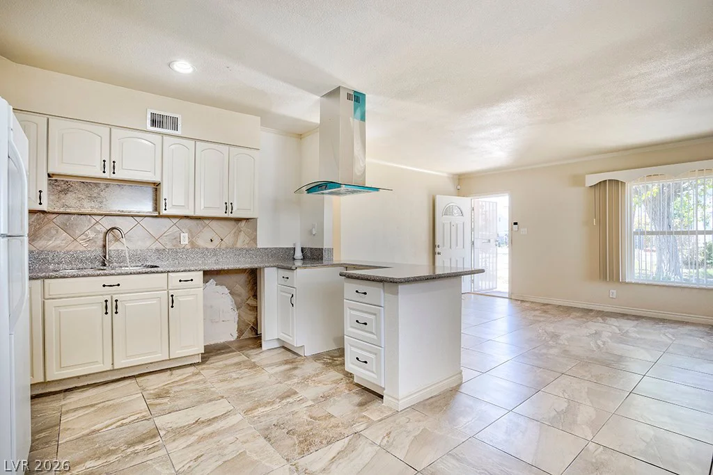914 1st, Las Vegas, NV 89101