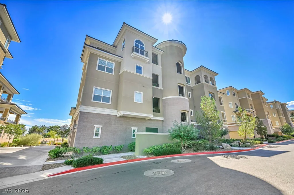 9125 Las Manaitas, Las Vegas, NV 89144