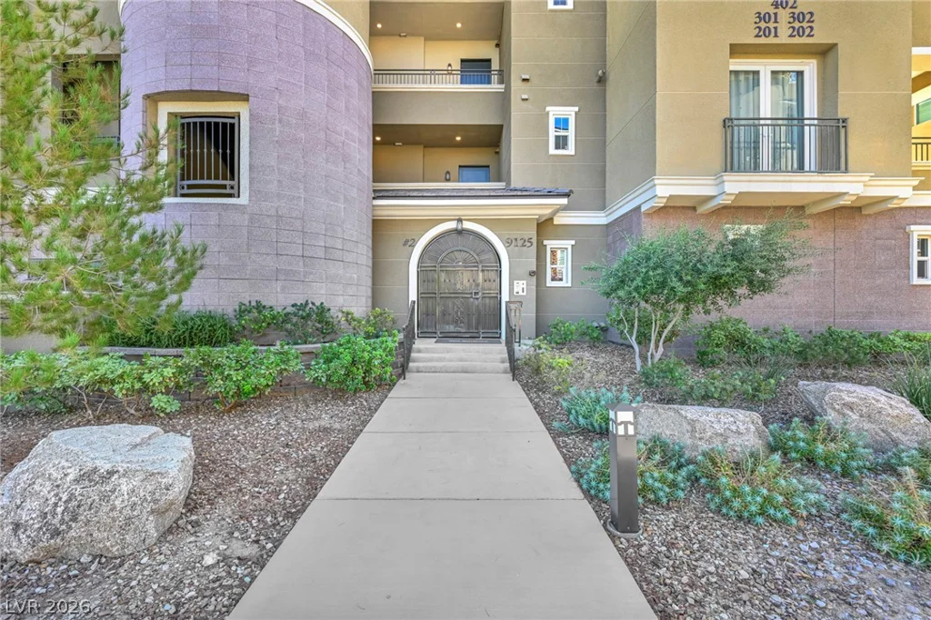 9125 Las Manaitas, Las Vegas, NV 89144