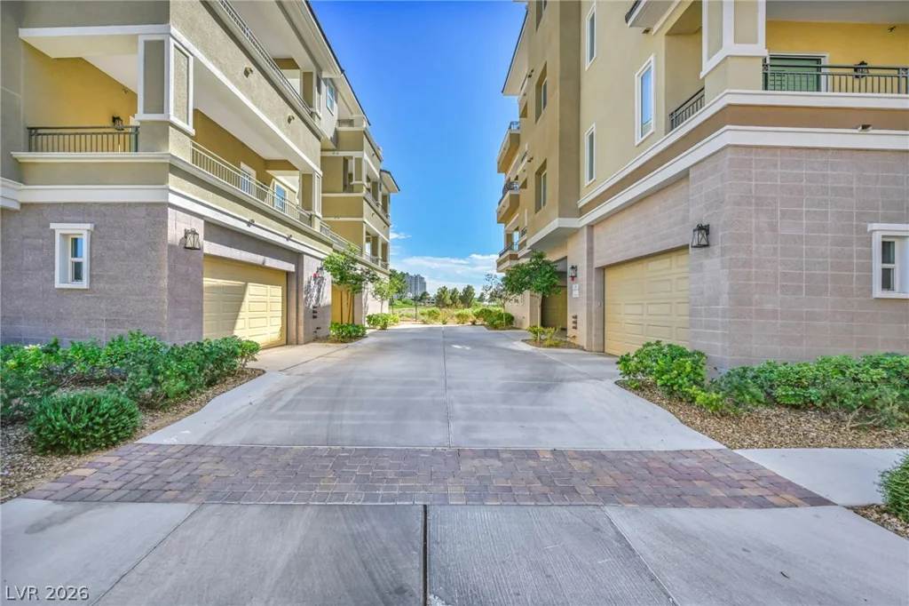 9125 Las Manaitas, Las Vegas, NV 89144
