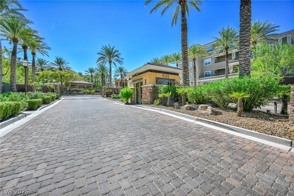 9125 Las Manaitas, Las Vegas, NV 89144