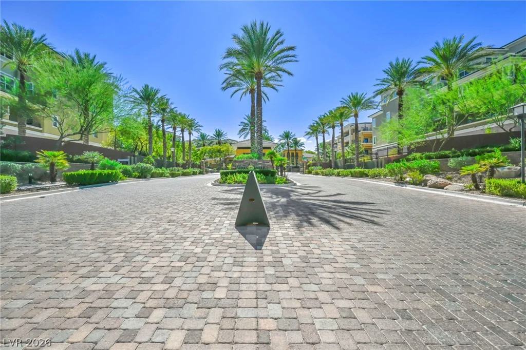 9125 Las Manaitas, Las Vegas, NV 89144