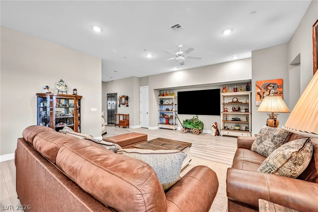 9125 Las Manaitas, Las Vegas, NV 89144