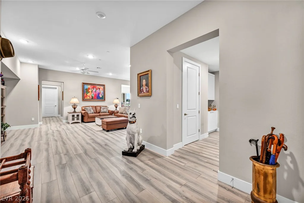 9125 Las Manaitas, Las Vegas, NV 89144