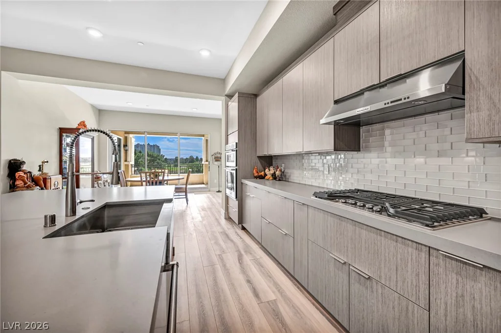 9125 Las Manaitas, Las Vegas, NV 89144