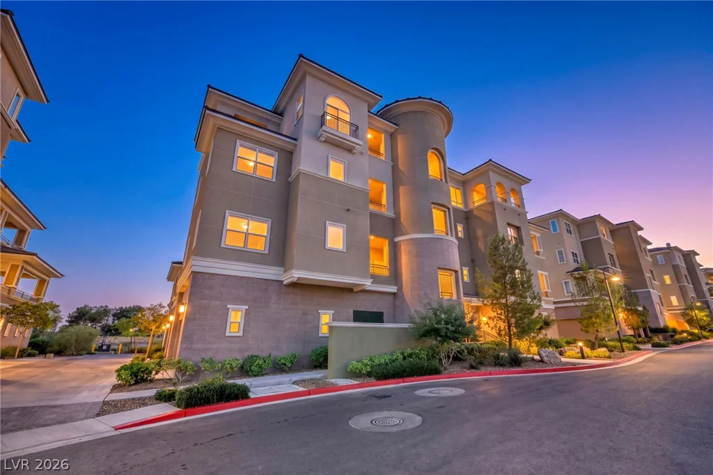 9125 Las Manaitas, Las Vegas, NV 89144
