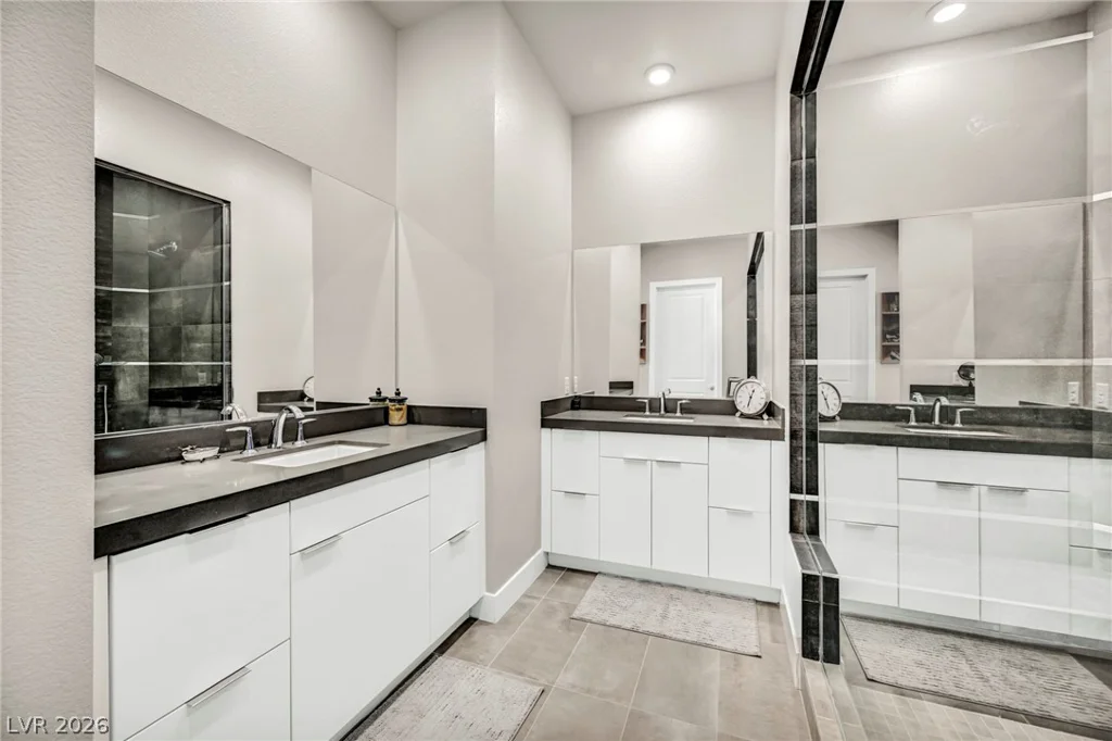 9125 Las Manaitas, Las Vegas, NV 89144