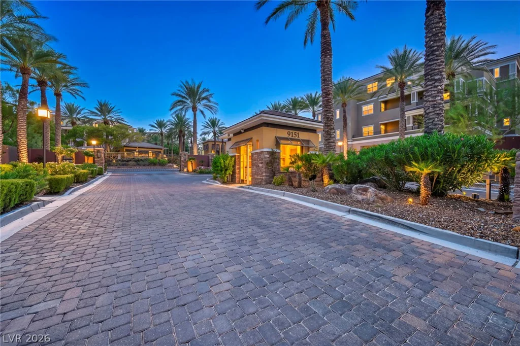 9125 Las Manaitas, Las Vegas, NV 89144