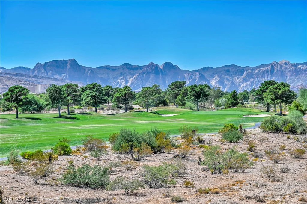 9125 Las Manaitas, Las Vegas, NV 89144
