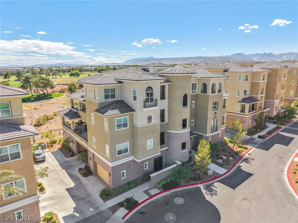 9125 Las Manaitas, Las Vegas, NV 89144