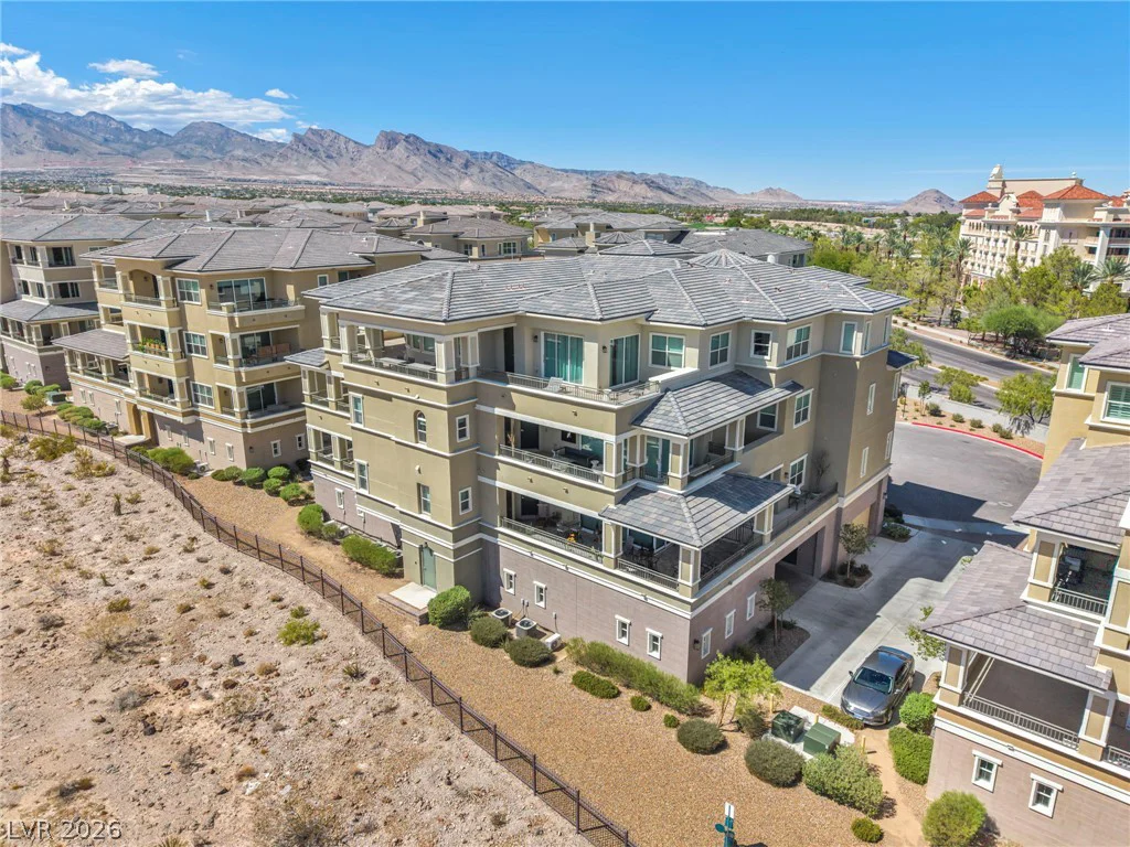 9125 Las Manaitas, Las Vegas, NV 89144