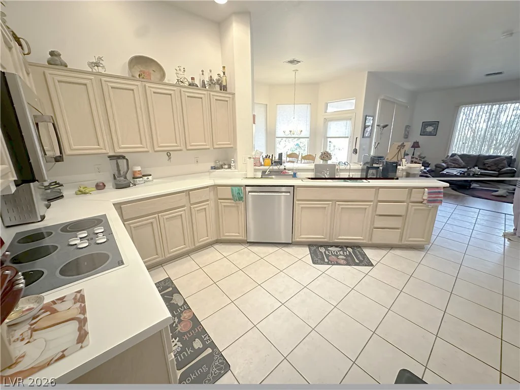 2936 Hawksdale, Las Vegas, NV 89134
