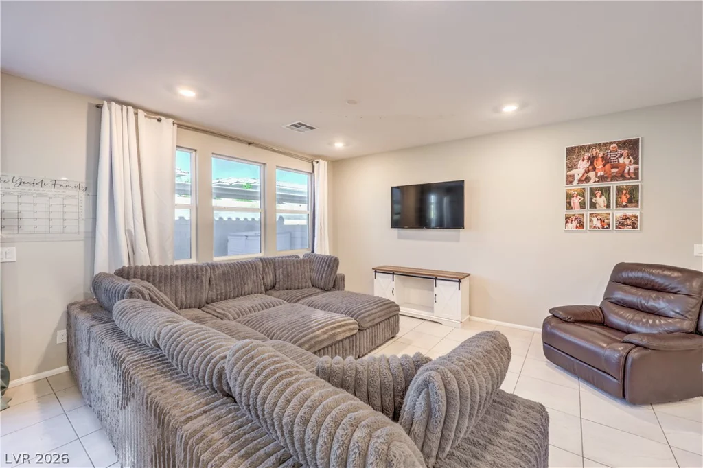 5551 Jinan, Las Vegas, NV 89148