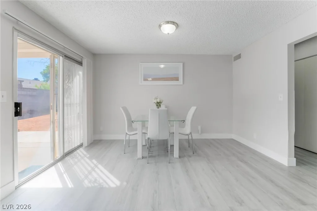 7373 Newcrest, Las Vegas, NV 89147
