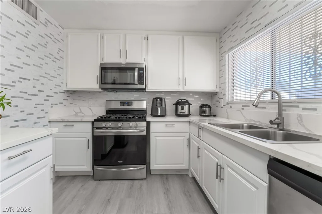 7373 Newcrest, Las Vegas, NV 89147
