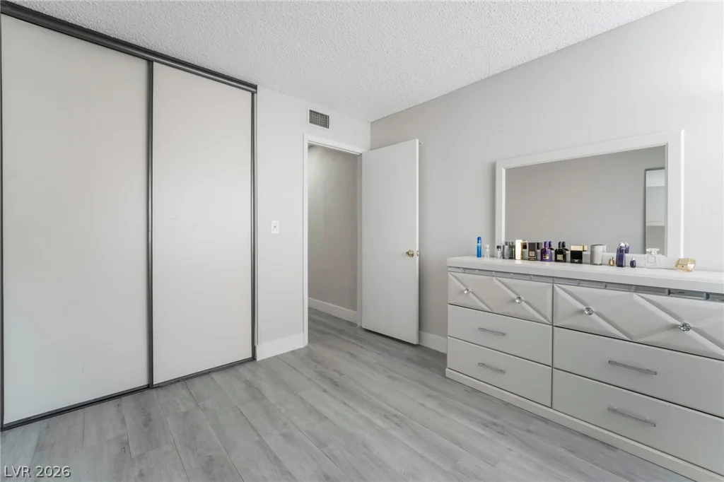 7373 Newcrest, Las Vegas, NV 89147
