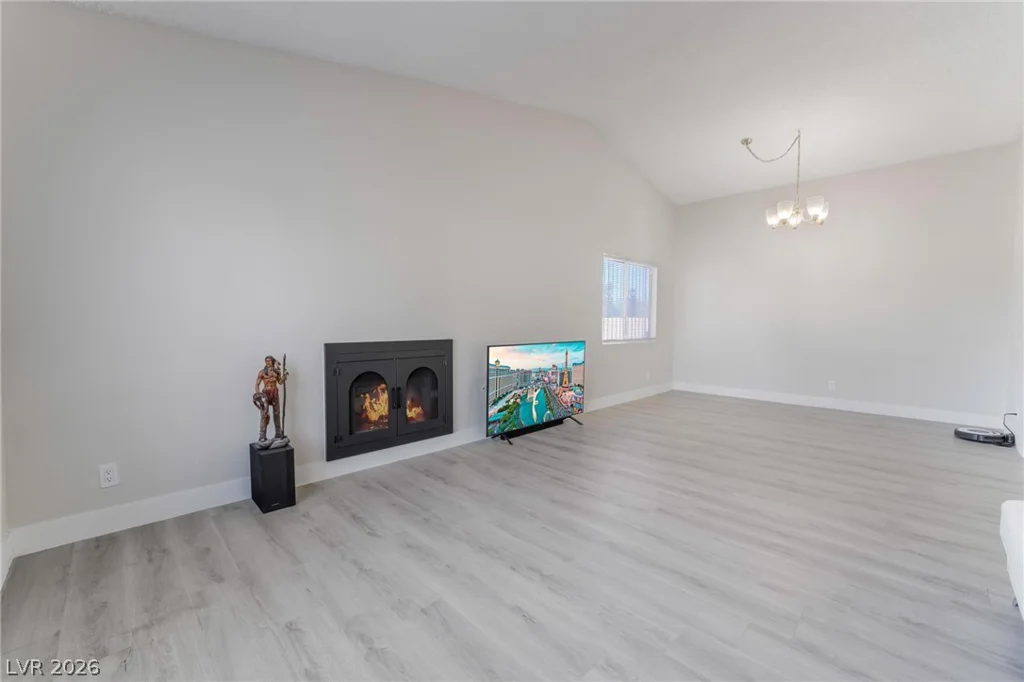 7373 Newcrest, Las Vegas, NV 89147