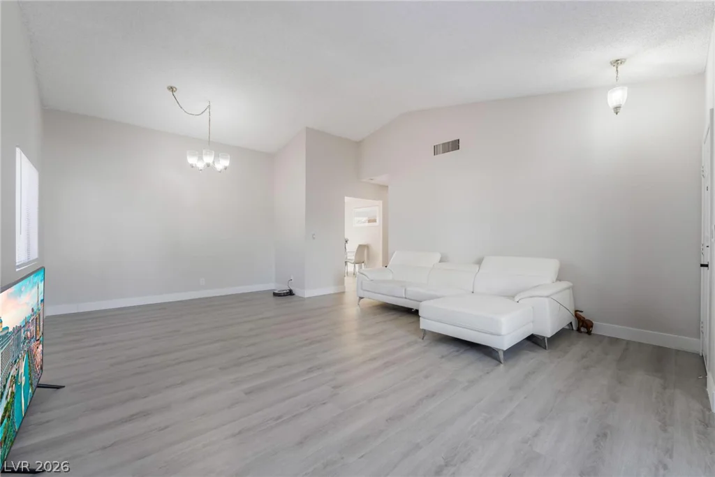 7373 Newcrest, Las Vegas, NV 89147