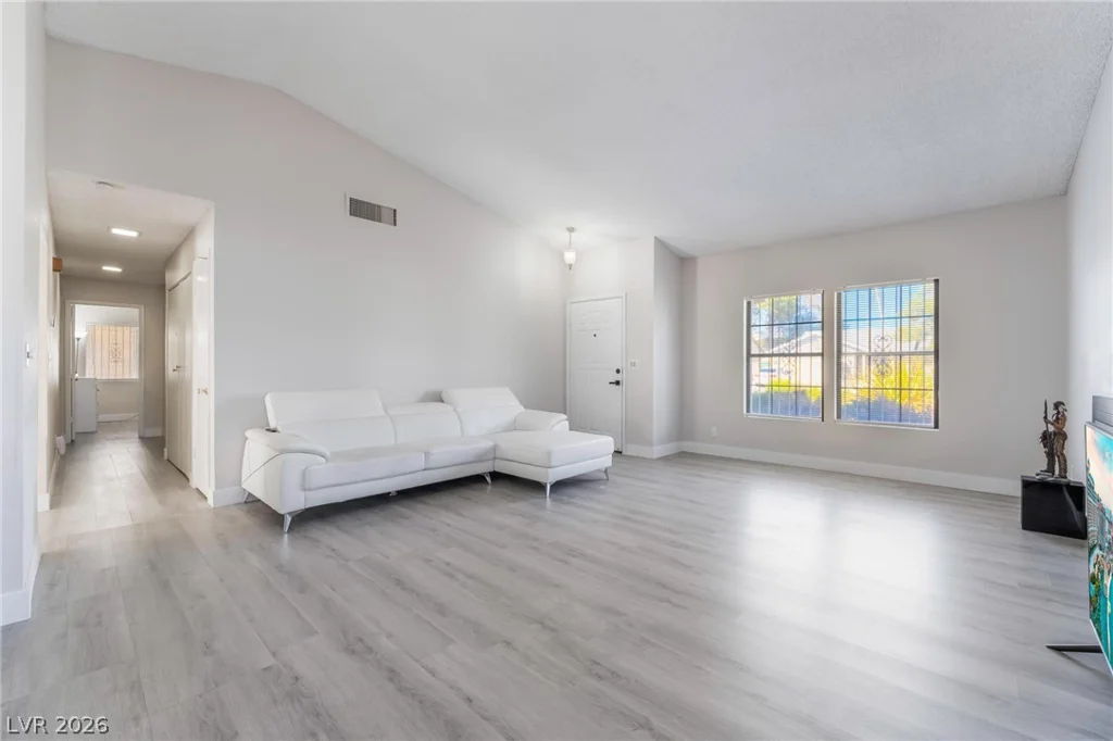 7373 Newcrest, Las Vegas, NV 89147