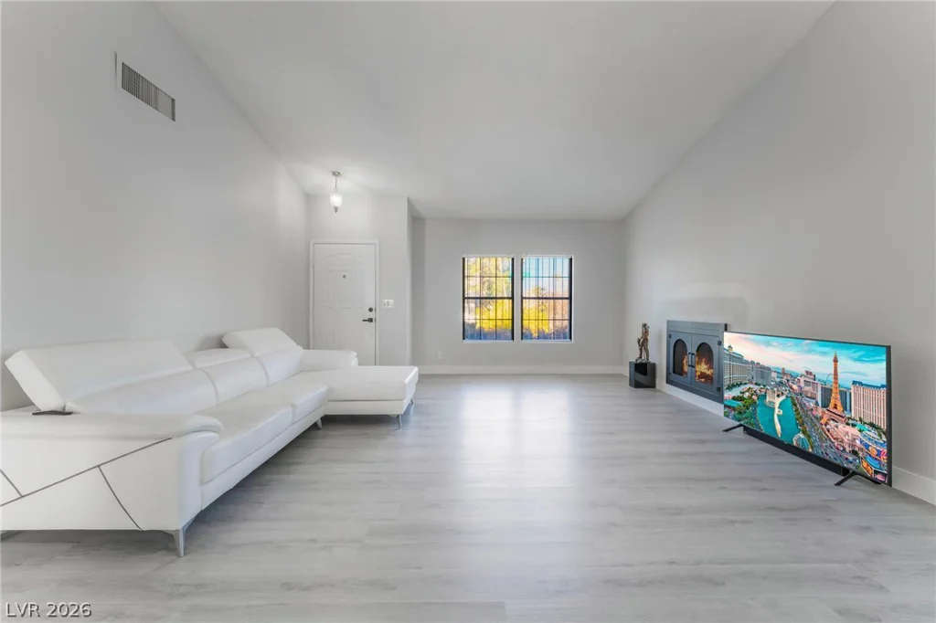 7373 Newcrest, Las Vegas, NV 89147