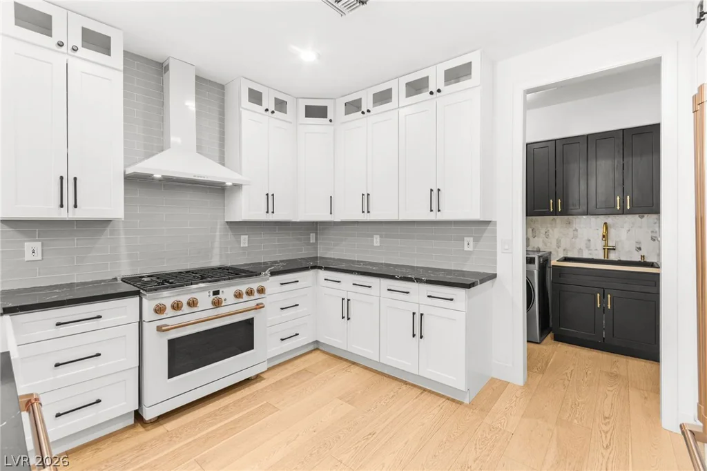 1920 Summer Palm, Las Vegas, NV 89134