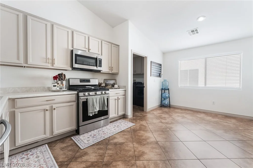 3729 Shimmering Creek, North Las Vegas, NV 89031