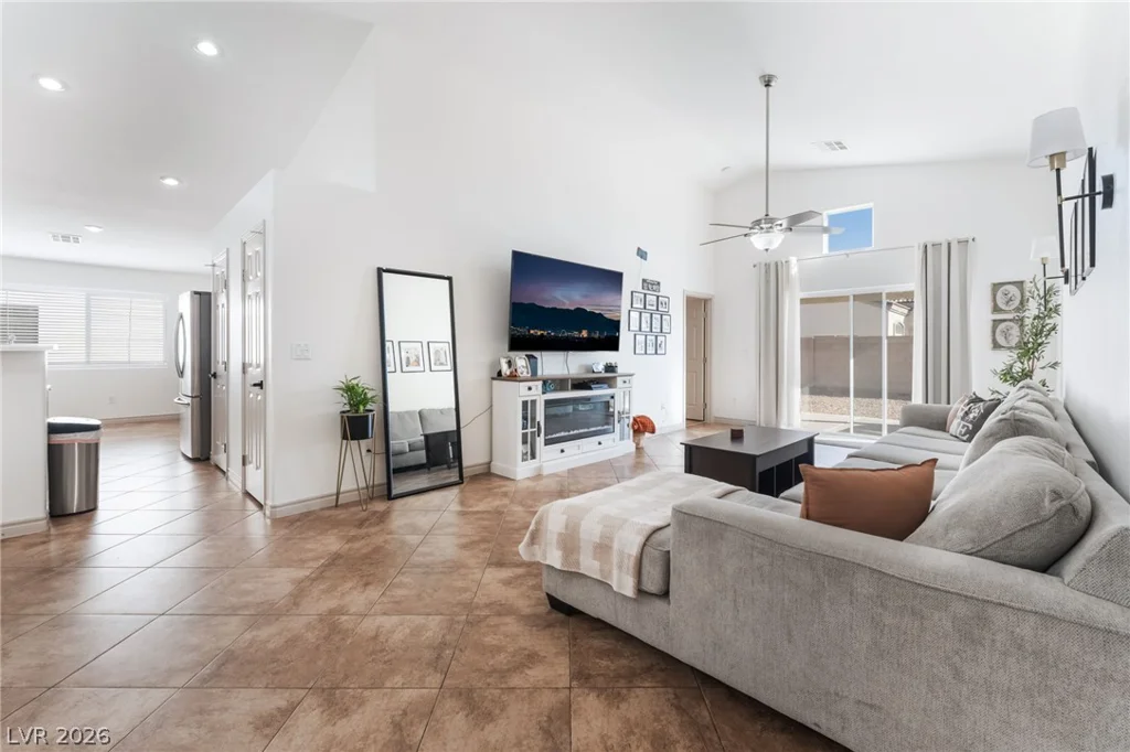 3729 Shimmering Creek, North Las Vegas, NV 89031
