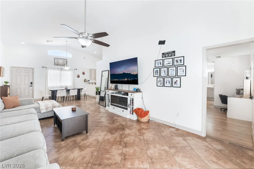 3729 Shimmering Creek, North Las Vegas, NV 89031