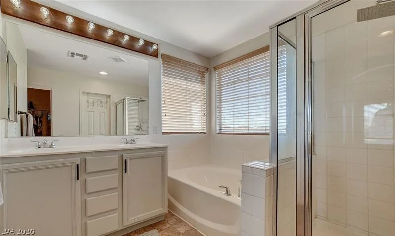 4 Goldleaf Falls, North Las Vegas, NV 89031