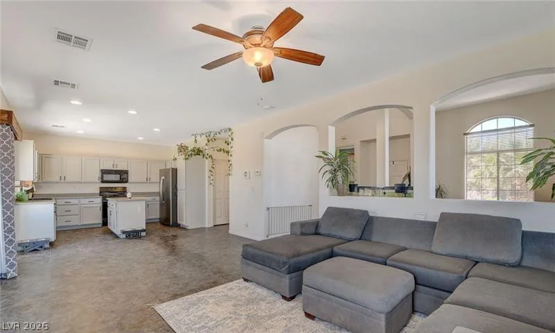 4 Goldleaf Falls, North Las Vegas, NV 89031