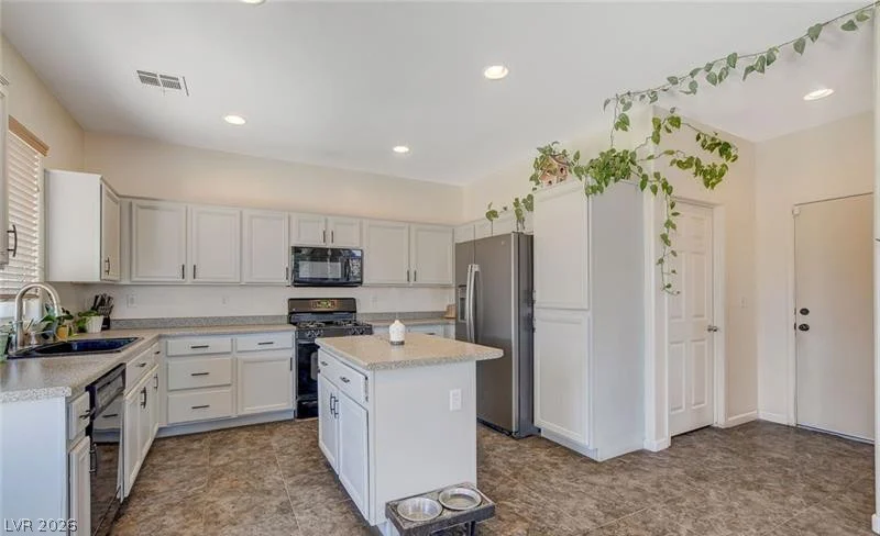 4 Goldleaf Falls, North Las Vegas, NV 89031