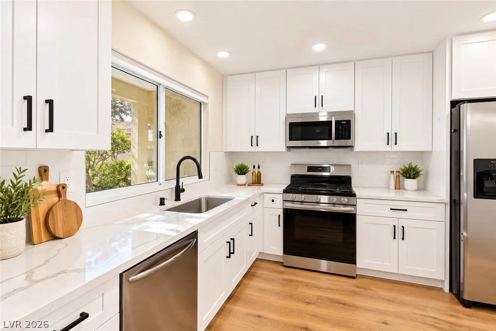 2217 Hallston, Las Vegas, NV 89134