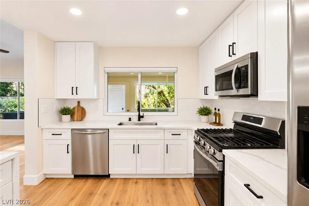 2217 Hallston, Las Vegas, NV 89134