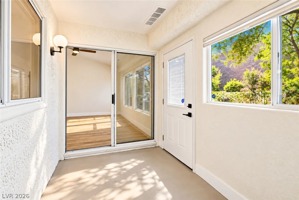 2217 Hallston, Las Vegas, NV 89134