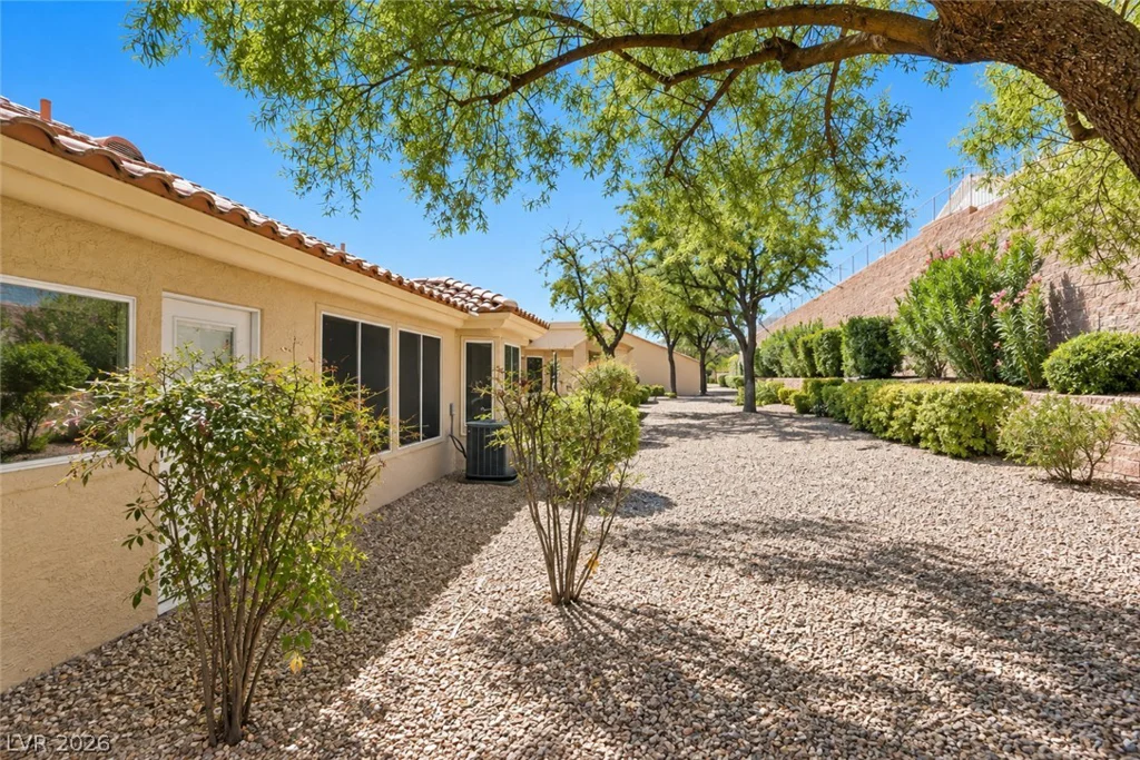2217 Hallston, Las Vegas, NV 89134