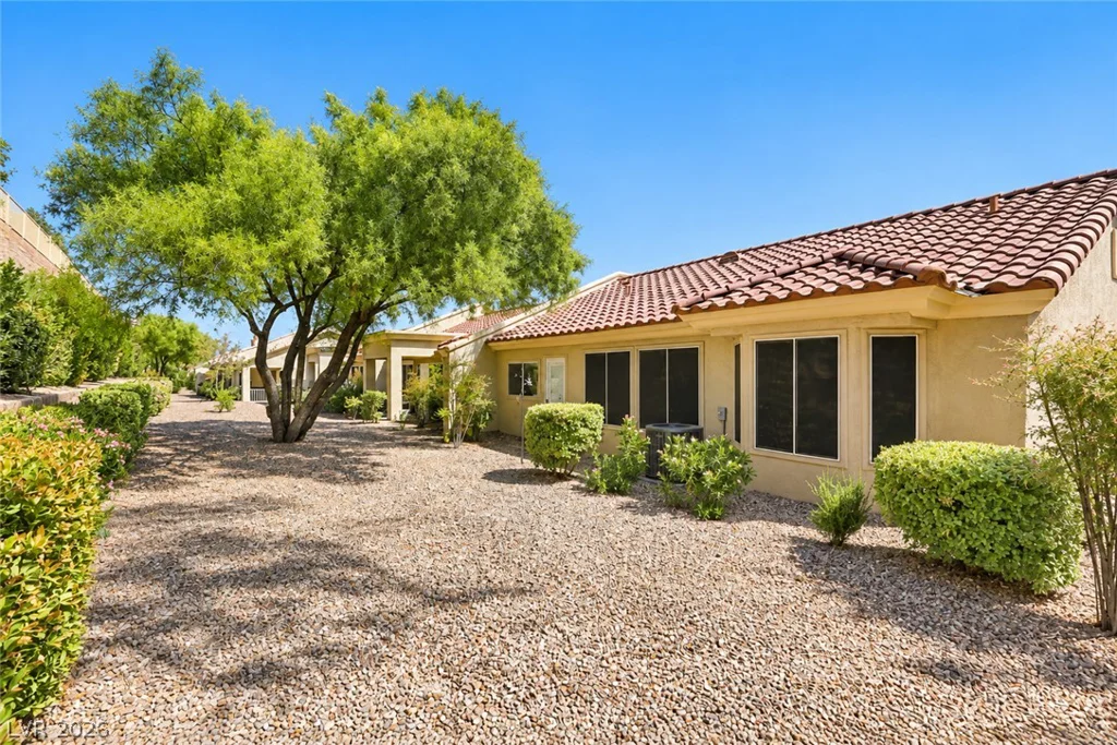 2217 Hallston, Las Vegas, NV 89134