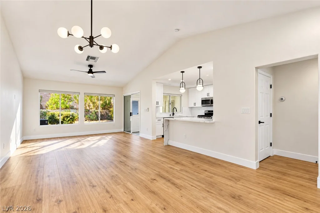 2217 Hallston, Las Vegas, NV 89134