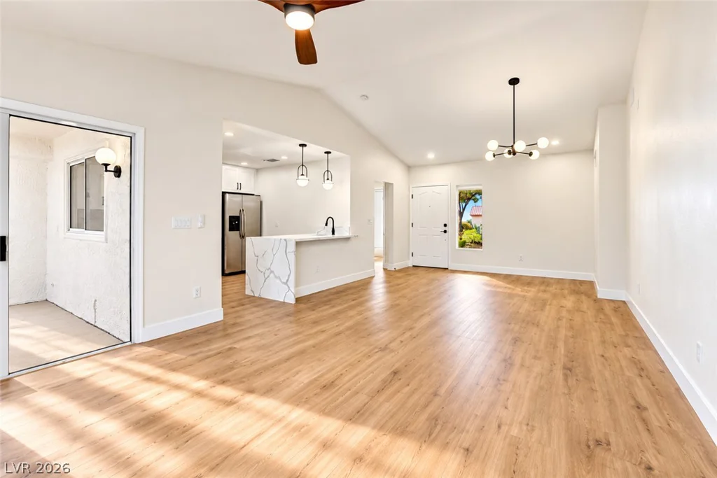 2217 Hallston, Las Vegas, NV 89134