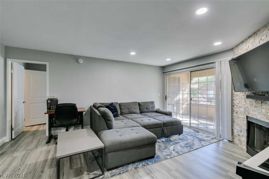 2200 Fort Apache, Las Vegas, NV 89117