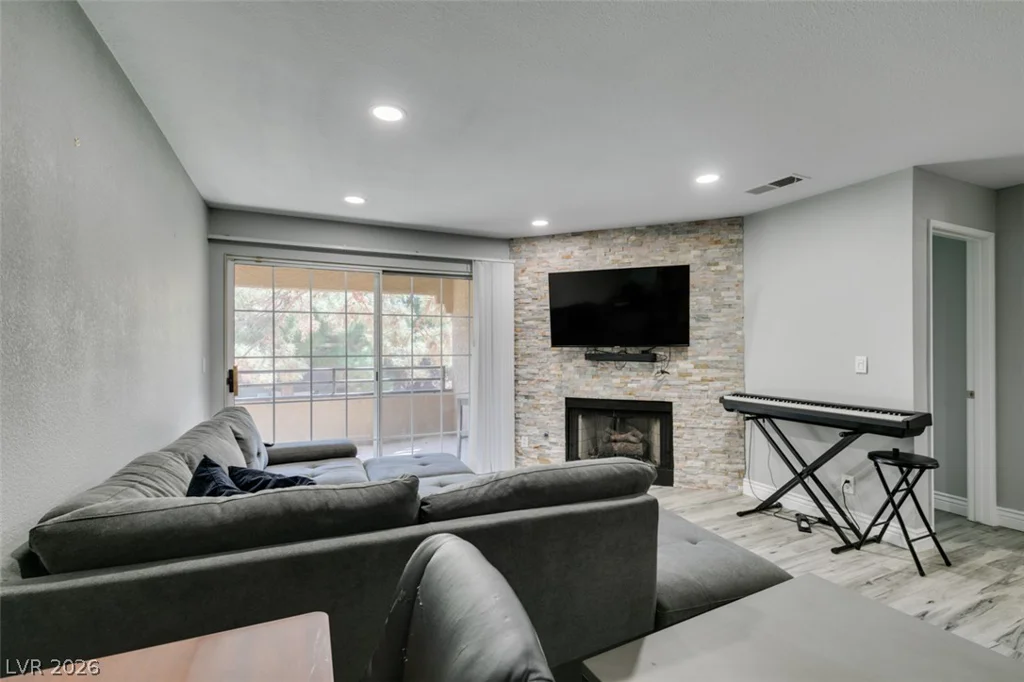 2200 Fort Apache, Las Vegas, NV 89117