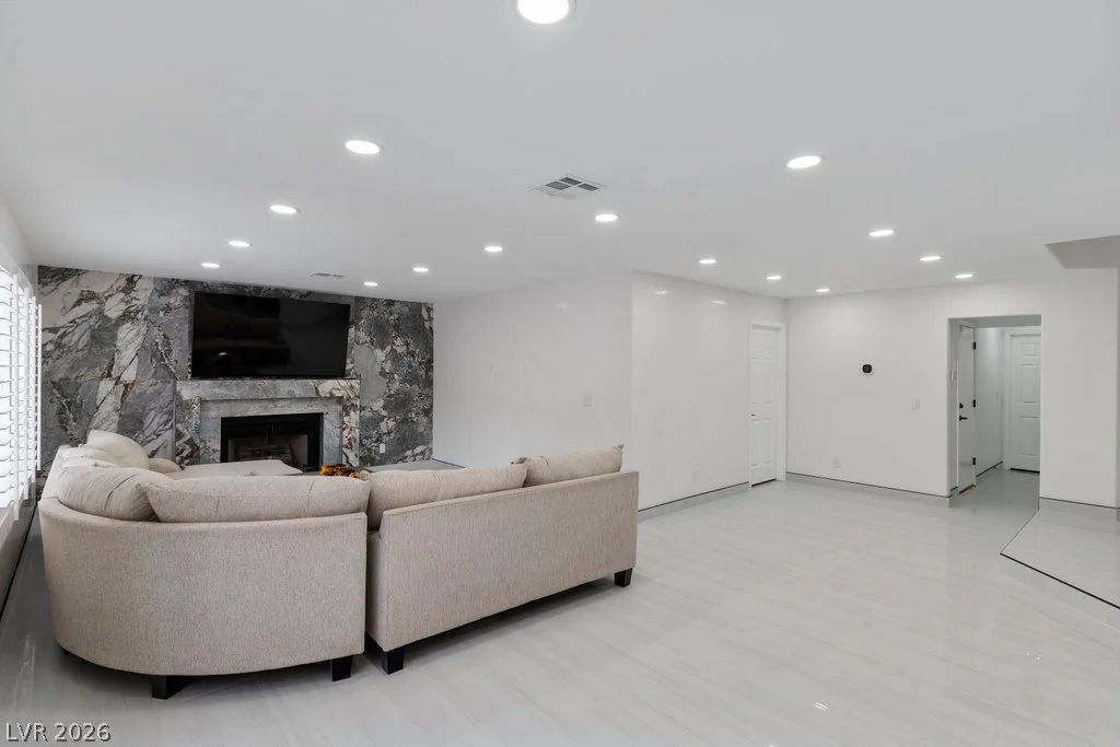 9404 Low Tide, Las Vegas, NV 89117