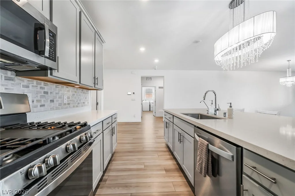10090 Desert Azure, Las Vegas, NV 89178
