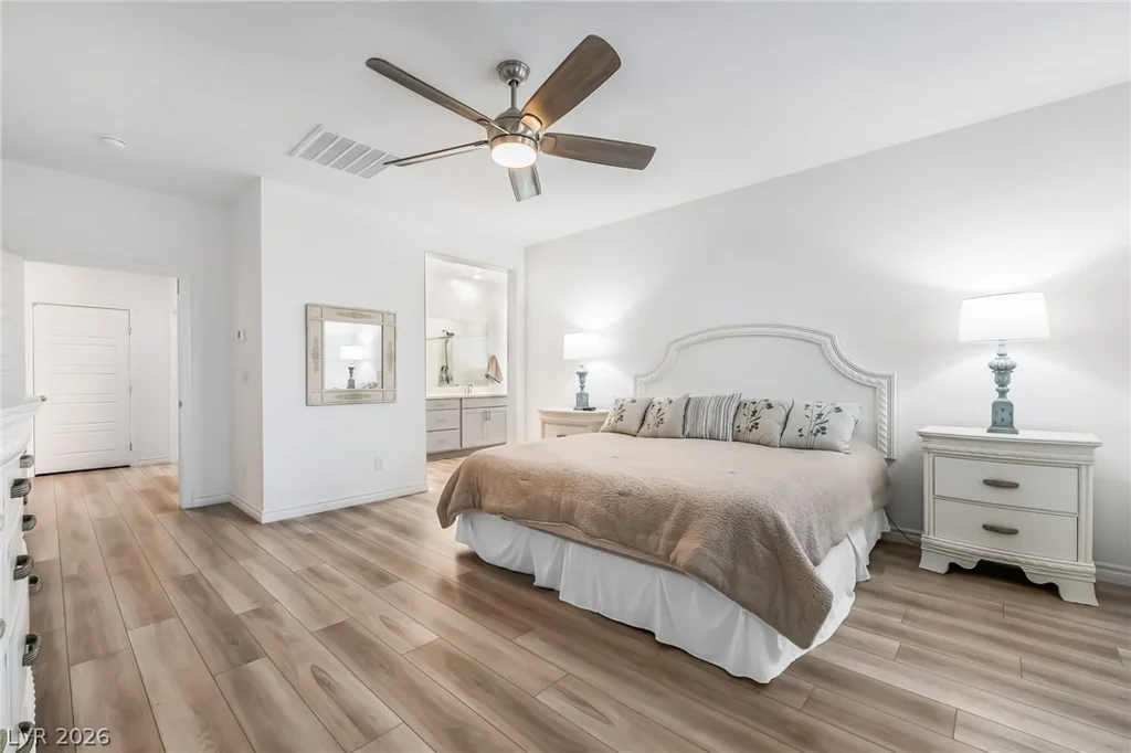 10090 Desert Azure, Las Vegas, NV 89178