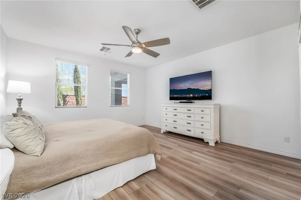 10090 Desert Azure, Las Vegas, NV 89178