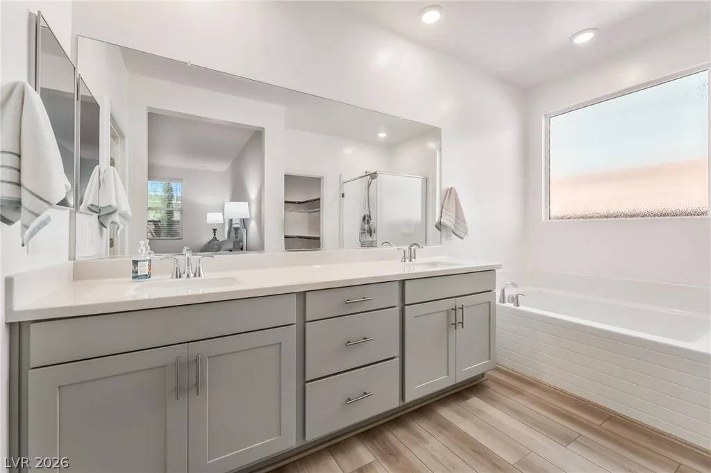 10090 Desert Azure, Las Vegas, NV 89178