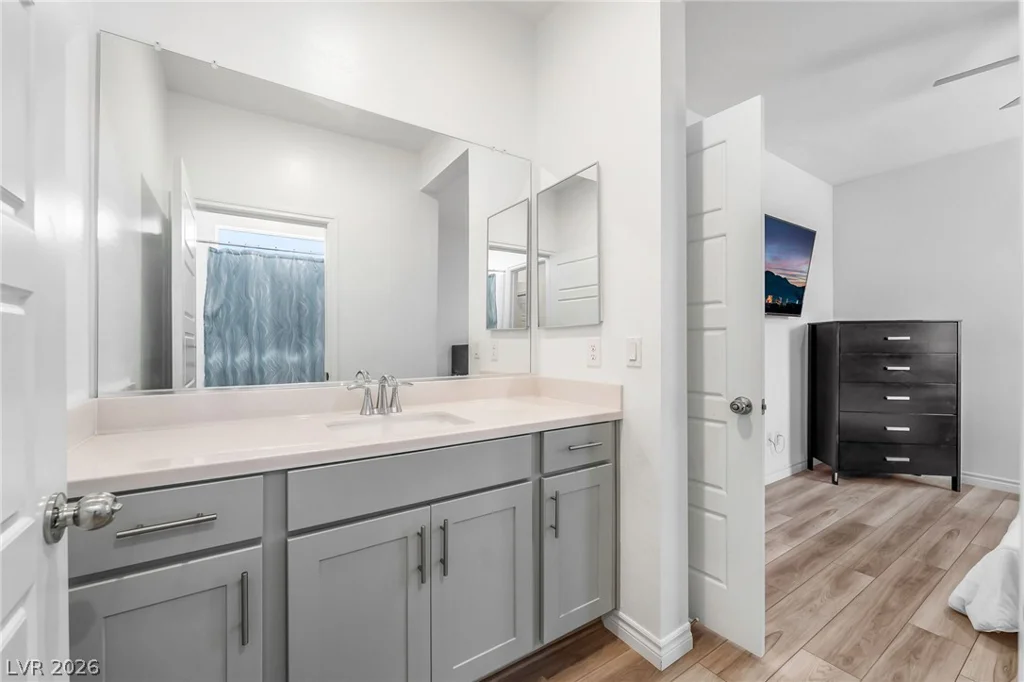 10090 Desert Azure, Las Vegas, NV 89178